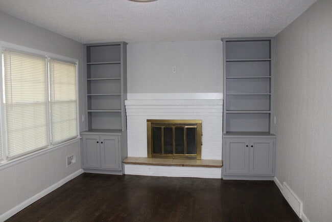 Building Photo - Move in Special - Spacious 5 Bedroom and 2...