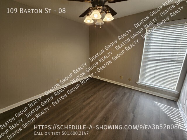 Building Photo - 109 Barton St