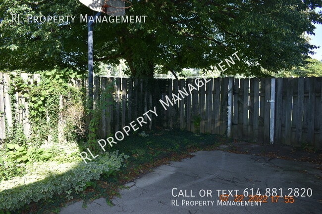 Building Photo - WAIVED APPLICATION FEE(S) AND 1 MONTH FREE...