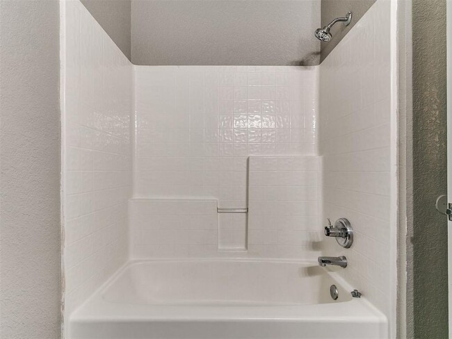 Building Photo - 617 Golden Eagle Dr