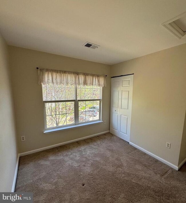 Building Photo - 10314 Butternut Cir