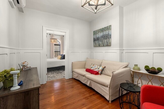 Building Photo - 165 Salem St