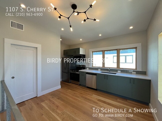 Building Photo - 1107 S Cherry St