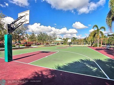 Basketball court - 2850 N Palm Aire Dr