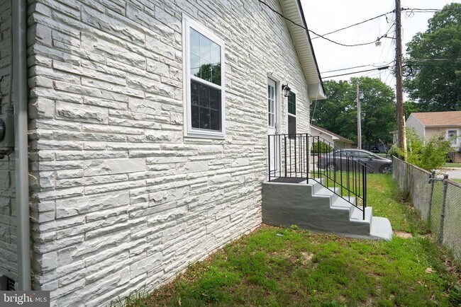 Building Photo - 107 Ellerbe Dr