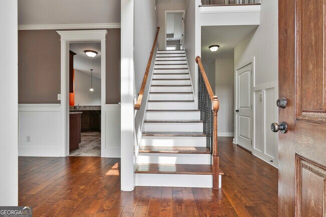 Building Photo - 318 Stillwood Dr