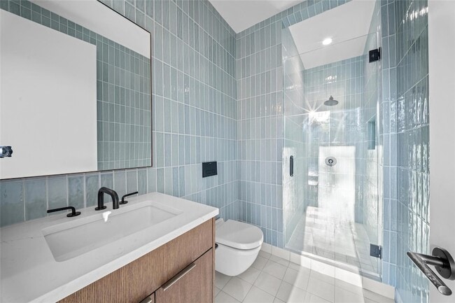 Building Photo - 2904 Westhill Dr