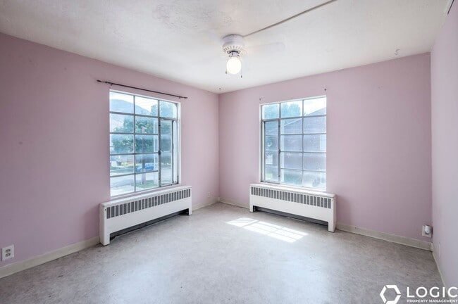 Building Photo - 136 S 300 W