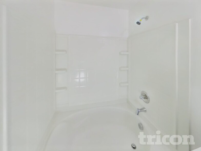 Building Photo - 10336 W Devonshire Ave