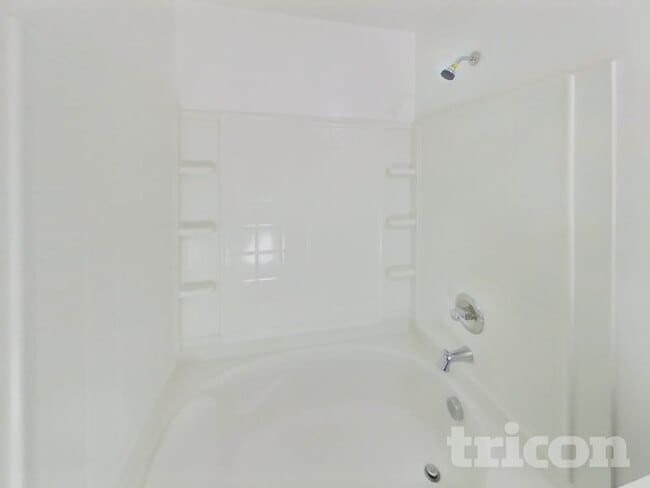 Building Photo - 10336 W Devonshire Ave