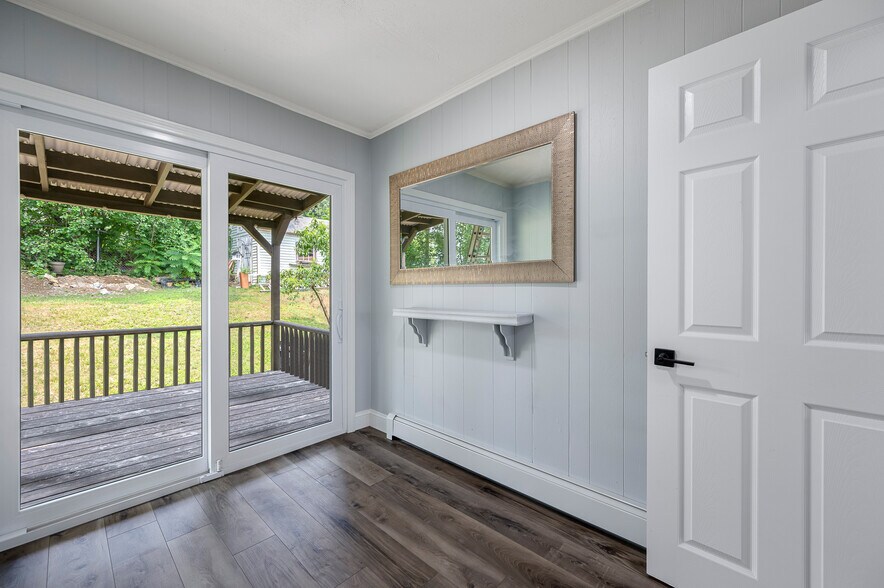 Building Photo - 7 Pasadena Pky