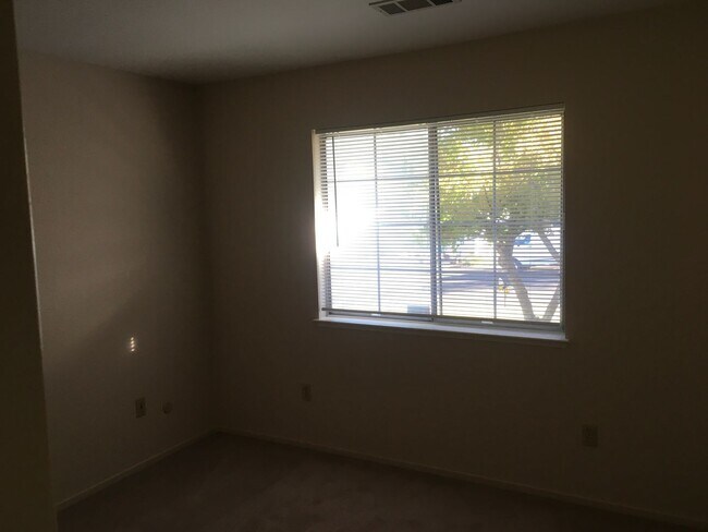 Building Photo - North Churncreek Home