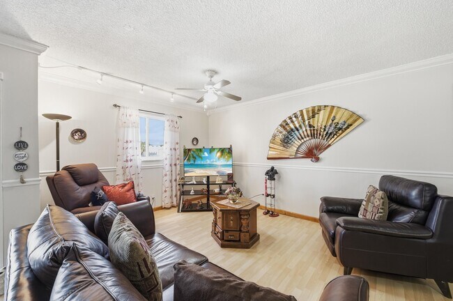 Building Photo - 4851 NW 21st St