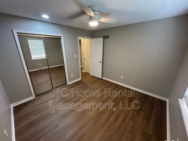 Building Photo - 8640 N Hull Ave