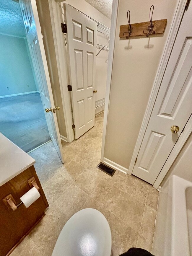 Building Photo - 3 Bedroom Home in Danville!
