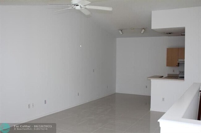 Building Photo - 10348 Fox Trail Rd S