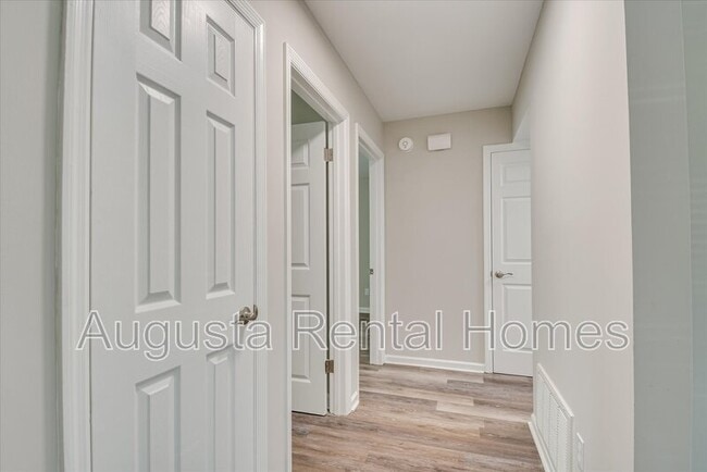 Building Photo - 1406 Johns Rd