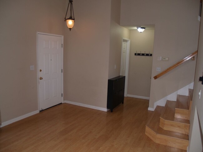 Building Photo - East Dublin Townhome in Great Location!