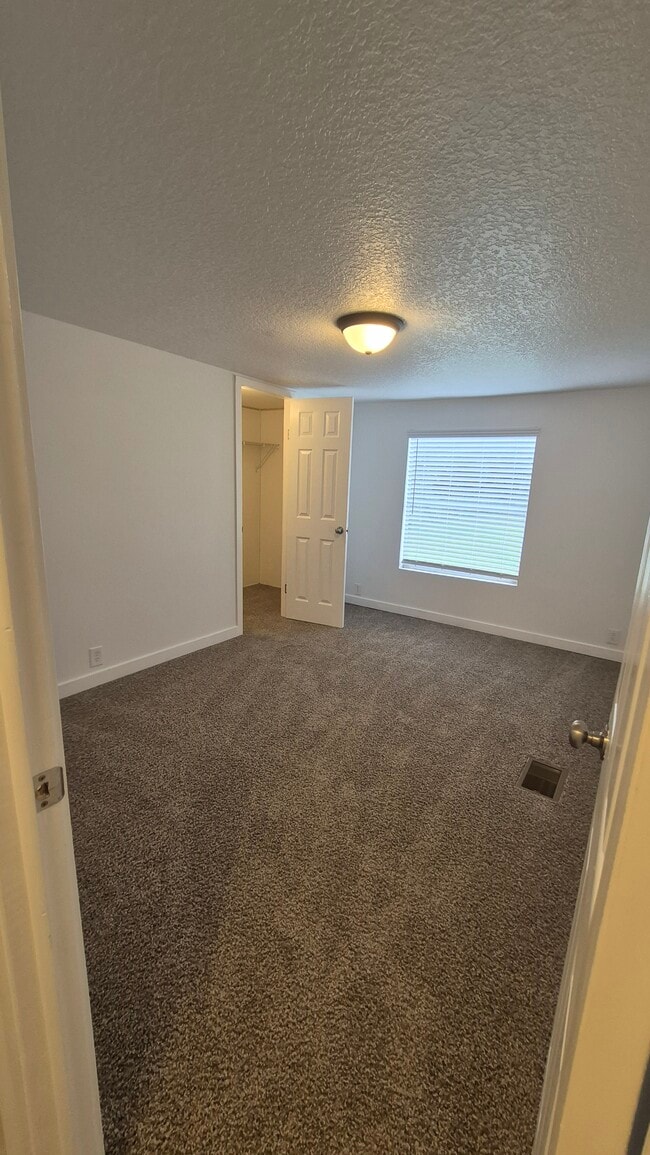 Building Photo - 1-311 Park Ave