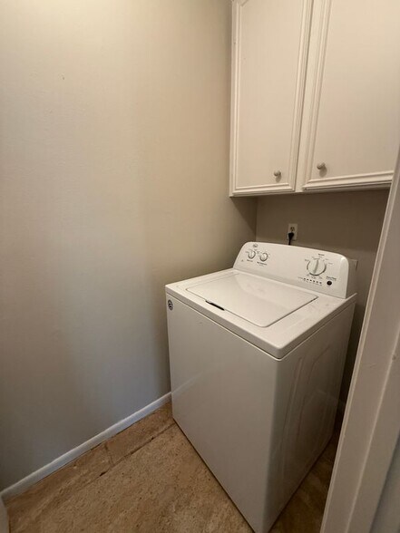 Building Photo - 3203 Bahia Dr