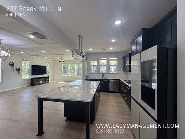 Building Photo - 227 Berry Ml Ln