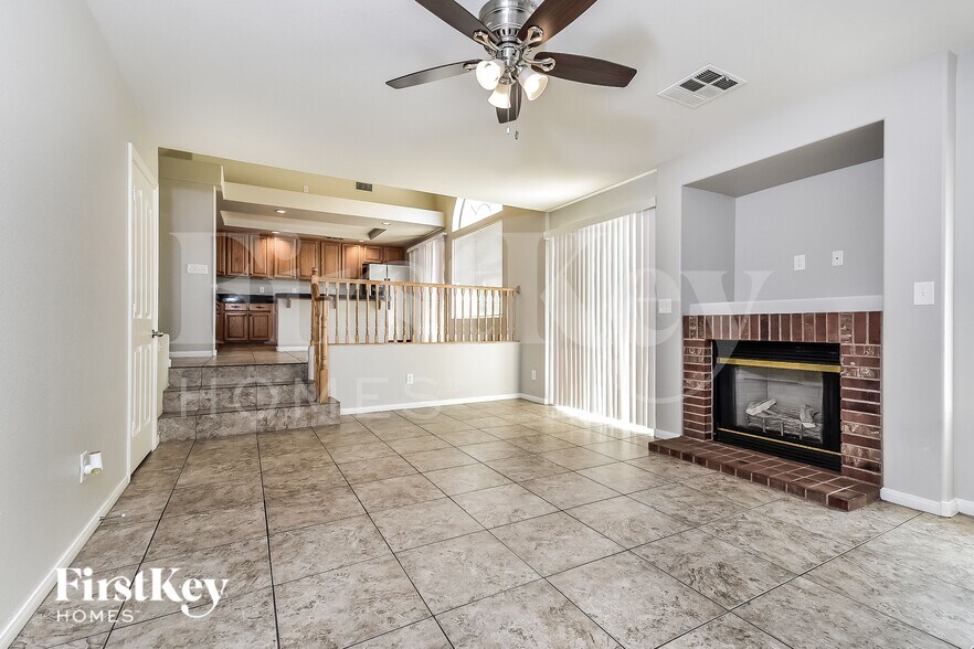 Building Photo - 8717 Blooming Sand Ave