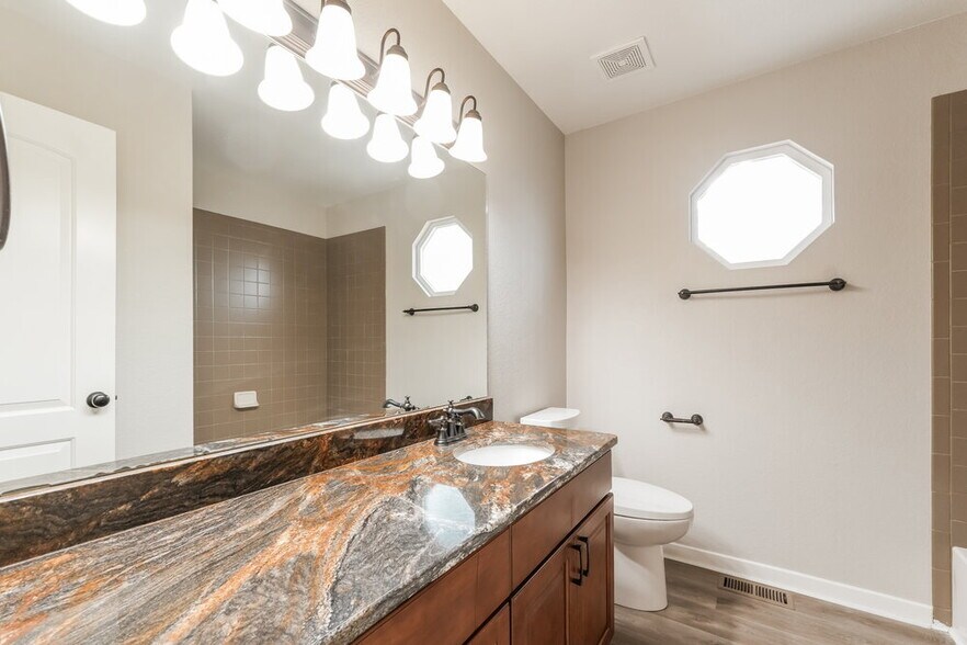 Building Photo - 2785 Richmond Dr