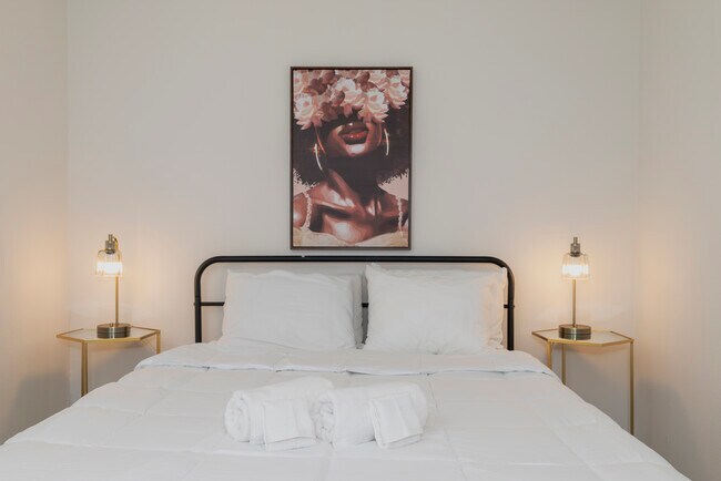 Building Photo - 1704 Kynette Dr