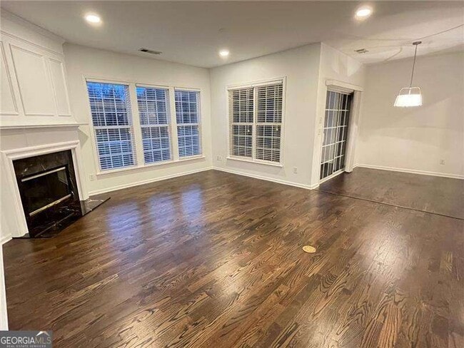 Building Photo - 319 Dexter Dr