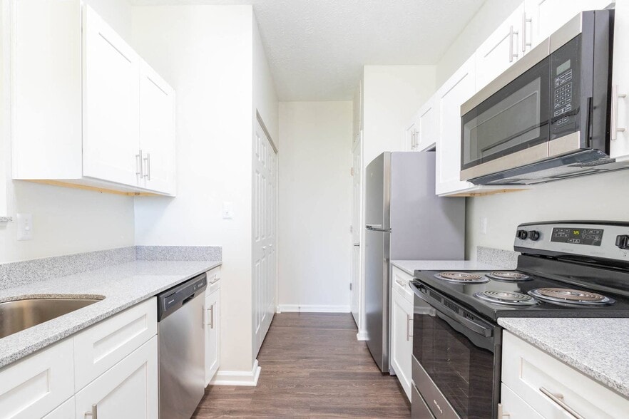 Building Photo - Steeplechase at Shiloh Crossing