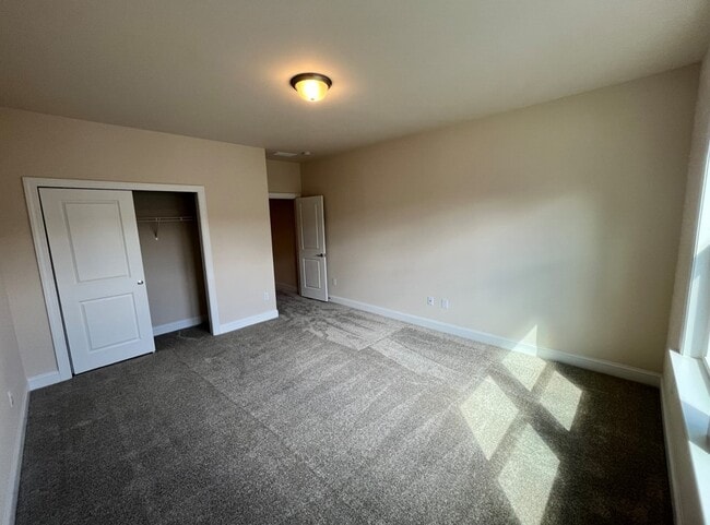 Building Photo - 704 Toulouse Ct