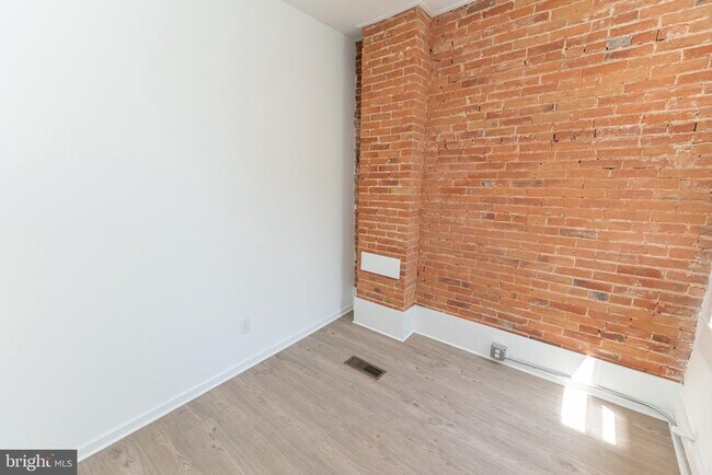 Building Photo - 208 S Pennsylvania Ave