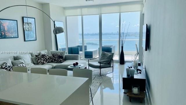 Building Photo - 2020 N Bayshore Dr