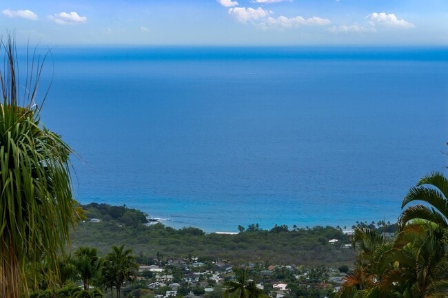 Building Photo - 76-886 Hualalai St
