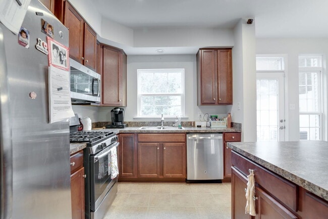 Building Photo - 8992 Ringview Dr