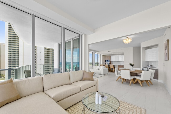 Building Photo - 3100 N Ocean Dr