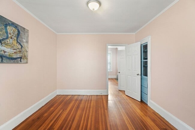 Building Photo - 318 Concord St