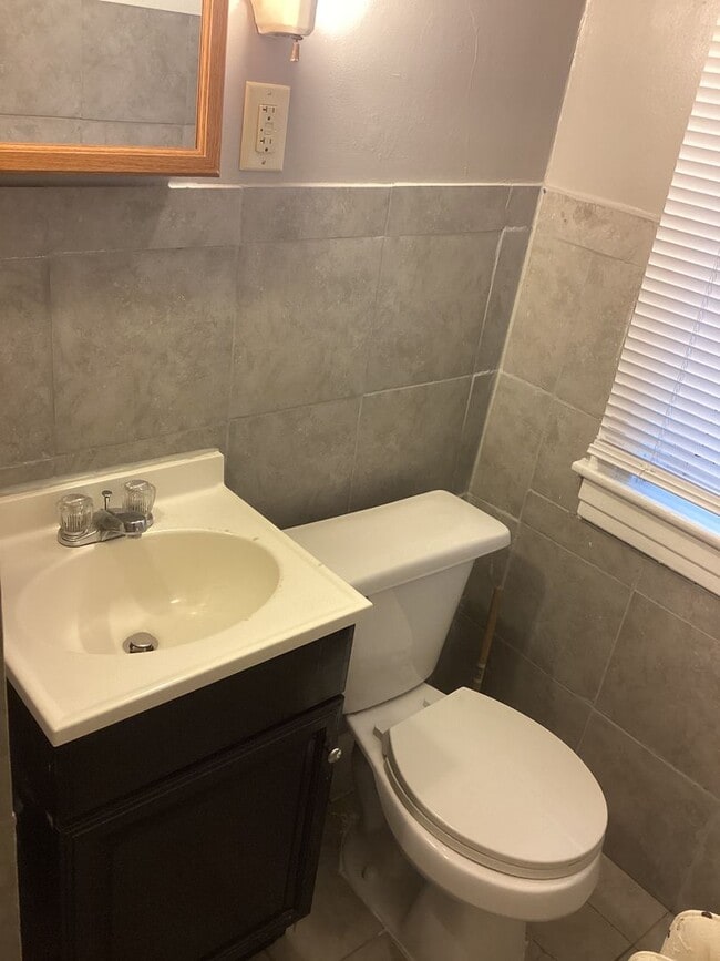 Building Photo - 248-250 E. Main St