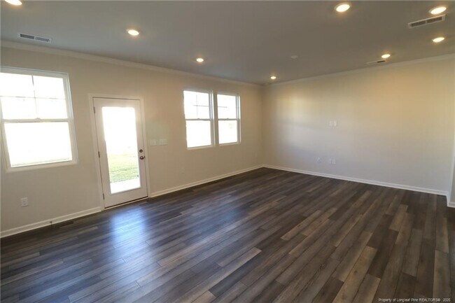 Building Photo - 5711 Woodlawn Dr