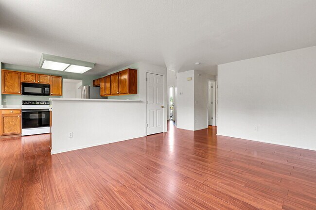 Building Photo - $2,650.00 - 4 Bedrooms, 2.5 Bathrooms, Sin...