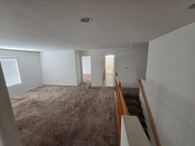 Building Photo - Five Bedrooms Three Baths in Murrieta