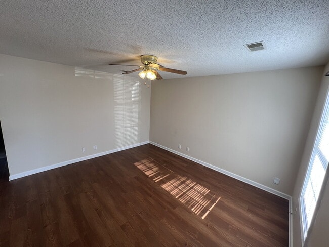 Building Photo - 102 A TENNESSEE AVE OAK GROVE KY 42262