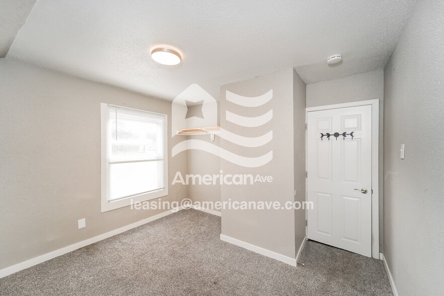 Building Photo - 1836 Superior St