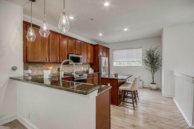 Building Photo - 1403 W Wickham Cir