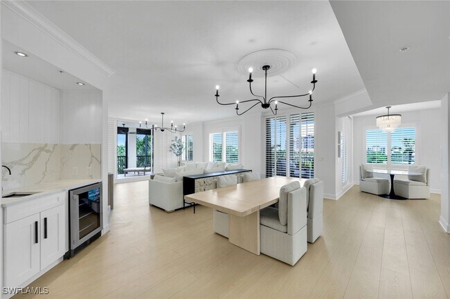 Building Photo - 8720 Bay Colony Dr
