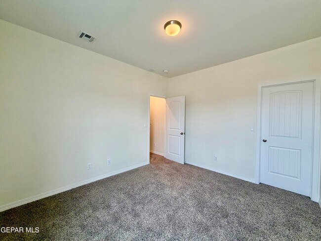 Building Photo - 122 Esther Trl