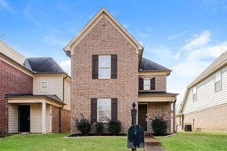 Building Photo - 7399 Brentlawn Dr