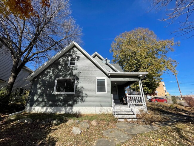 Primary Photo - Just Renovated 4 Bedroom, 2 Bathroom Corne...