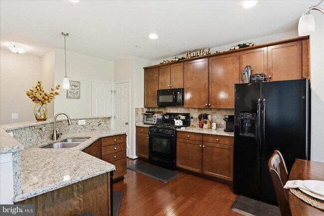 Building Photo - 45758 Winding Branch Terrace