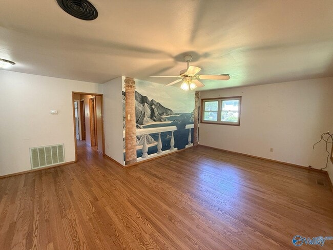 Building Photo - 1012 Strong St